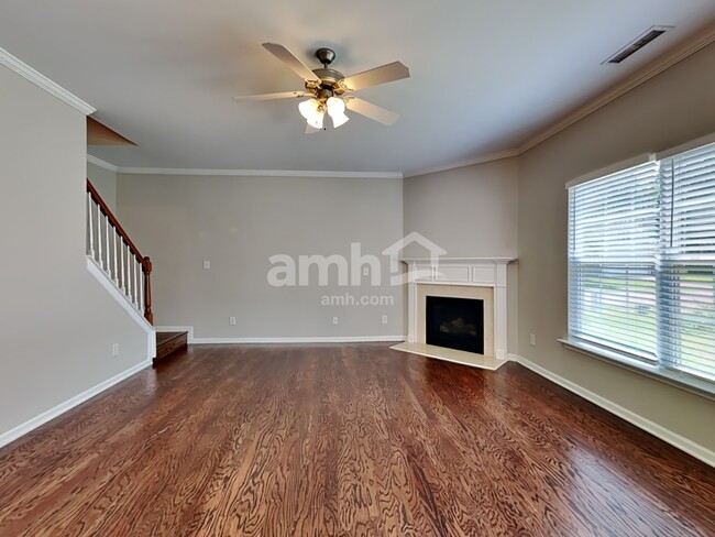 Foto del edificio - 1933 Sterling Hill Dr