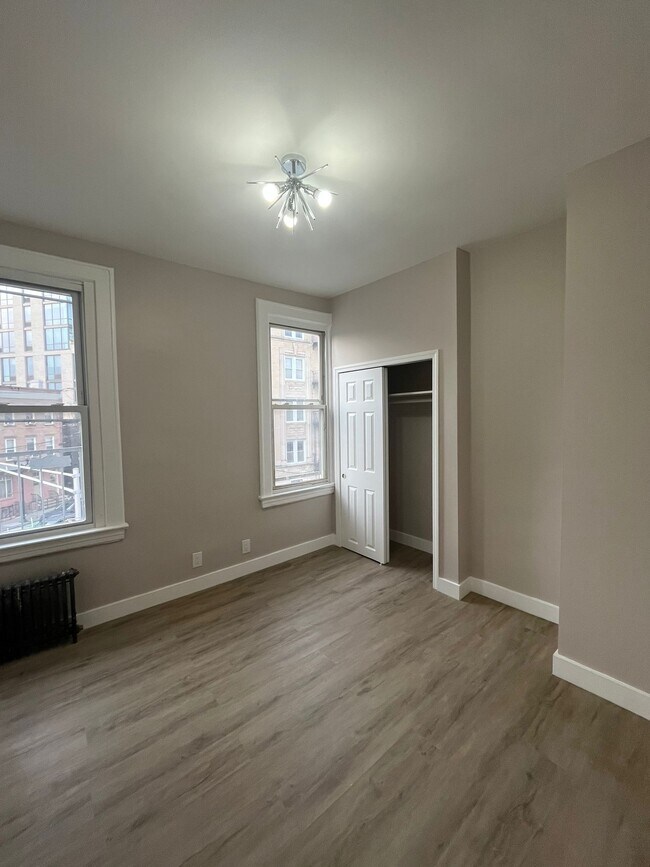 Foto del edificio - 6 Jordan Ave