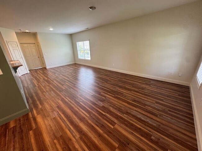 Foto del edificio - Experience Modern Main-Level Living in a Private Oak Ridge Community