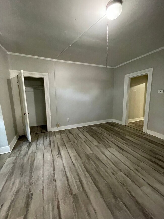 Foto del edificio - 909 Merchant St