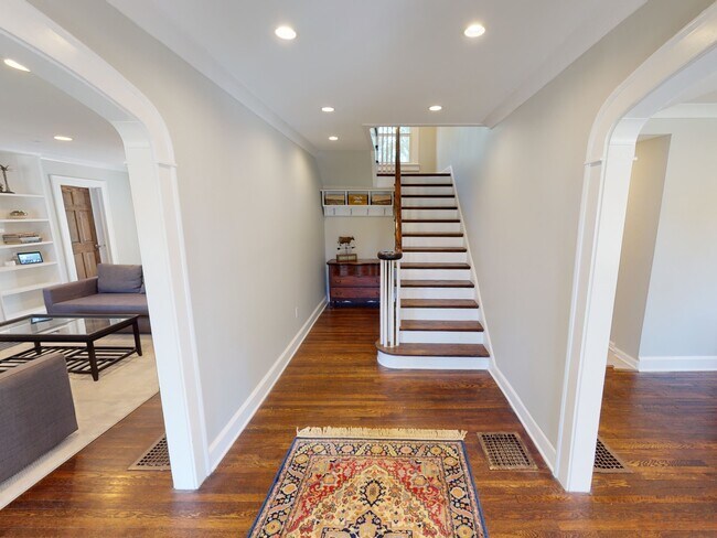Building Photo - 3460 Winthrop Ave