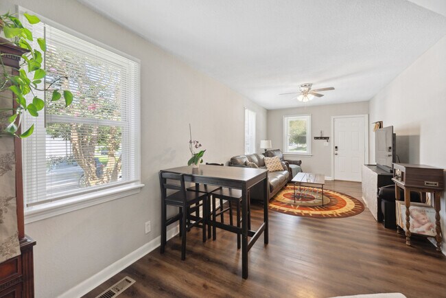 Building Photo - 2401 St Denis Ave