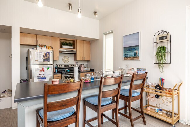1HAB, 1BA - 846 ft² - River Place
