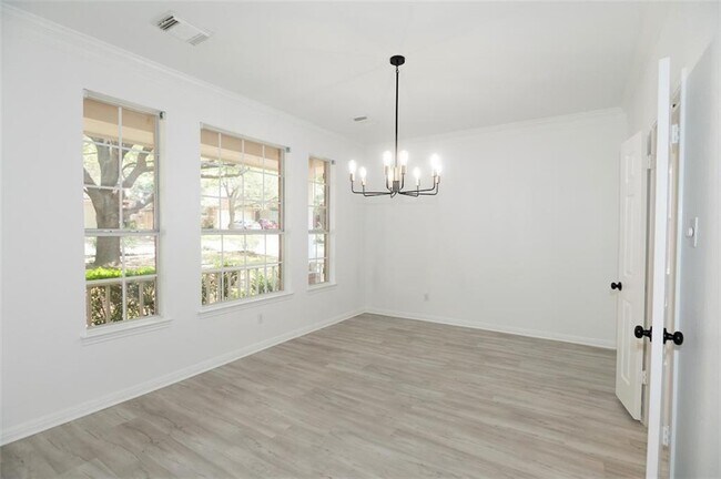 Foto del edificio - 1921 Chasewood Dr
