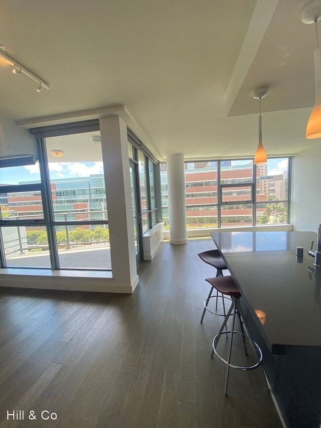 Building Photo - 1 br, 1 bath House - 480 Mission Bay Blvd....