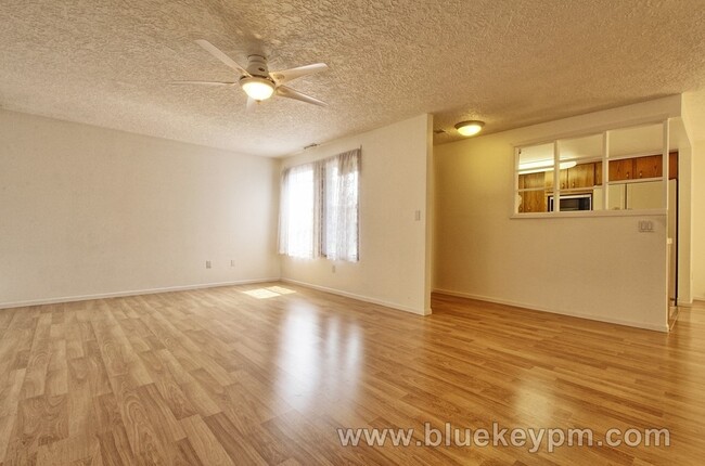 Foto del edificio - 2 Bed, 2 Bath Townhouse in Felida/Salmon C...