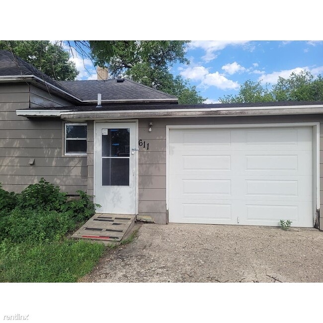 Building Photo - 2 br, 1 bath House - 611 5th Street