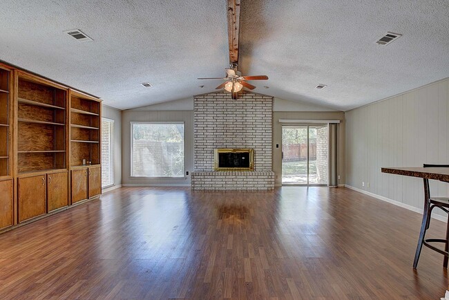 Building Photo - Large Single Story Home in Coveted Balcone...