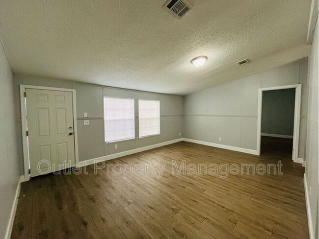 Building Photo - 15710 Bermuda St