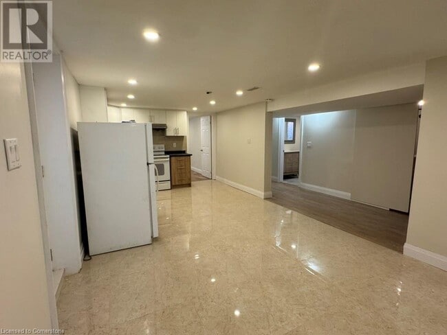 Building Photo - 60 Ramblewood Way