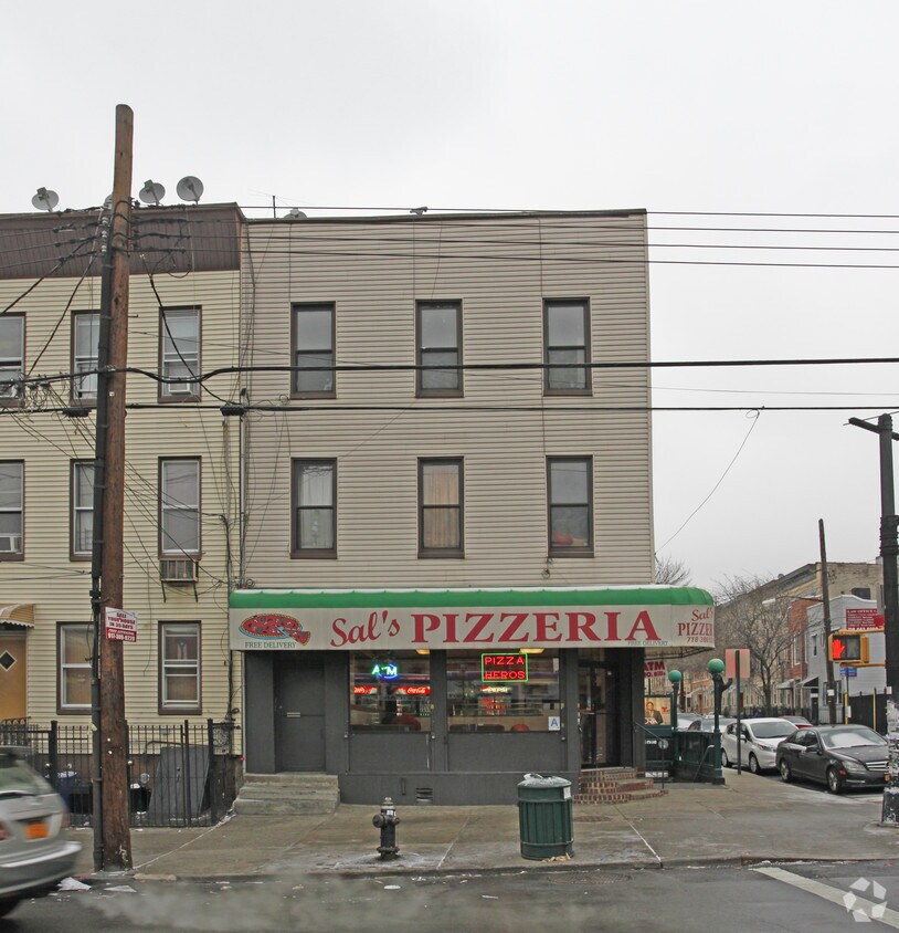 Building Photo - 1623 De Kalb Ave
