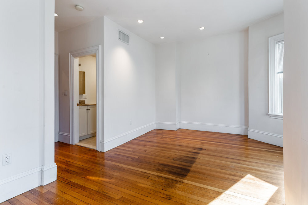 Primary Photo - 1600 Tremont St