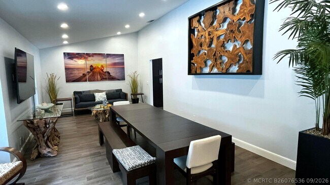 Foto del edificio - 5125 Woodland Lakes Dr