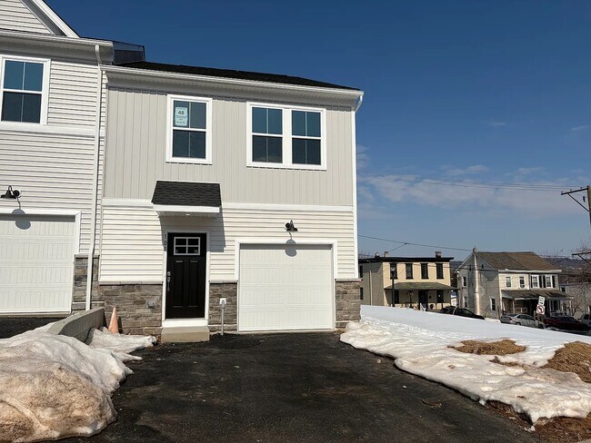 Foto del edificio - 101 Abramo Victor Dr