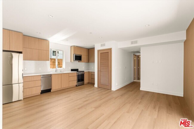 Foto del edificio - 5912 Mammoth Ave