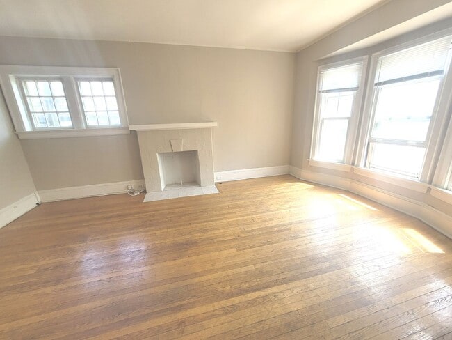 Interior Photo - 2549 Lake