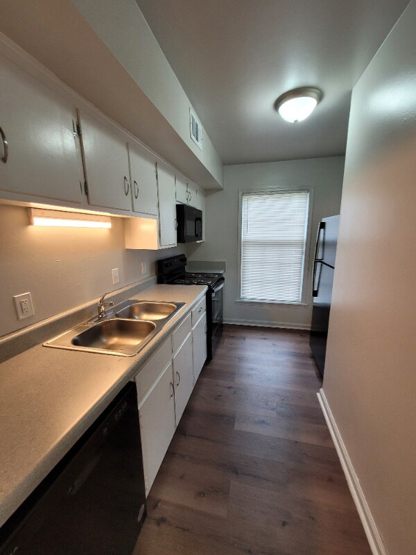 Foto del edificio - 89 W County St