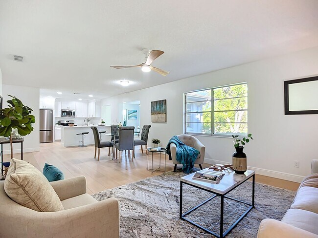 Building Photo - 2014 Hampstead Cir