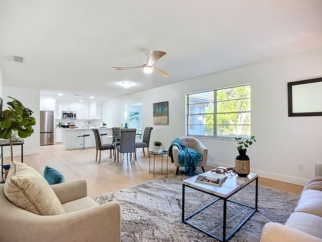 Building Photo - Absolutely stunning completely remodeled 2-bedroom 2 bath, 1,448 square foot home