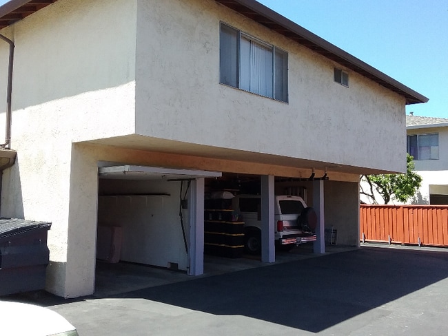 Building Photo - 651 Belladonna Ct