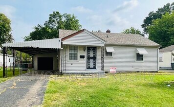 Building Photo - 4406 Ferndale Rd