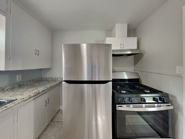 Foto del edificio - 5913 Houghton Ave