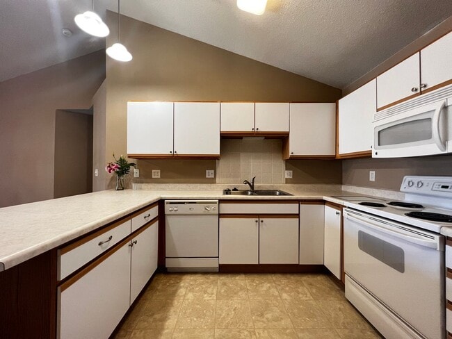 Photo - $1,250 | 2 Bedroom, 1 Bathroom Condo | Pet...