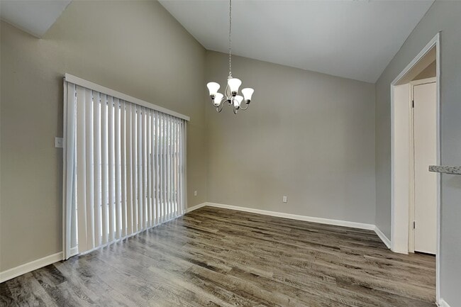 Building Photo - 13202 Ravensway Dr