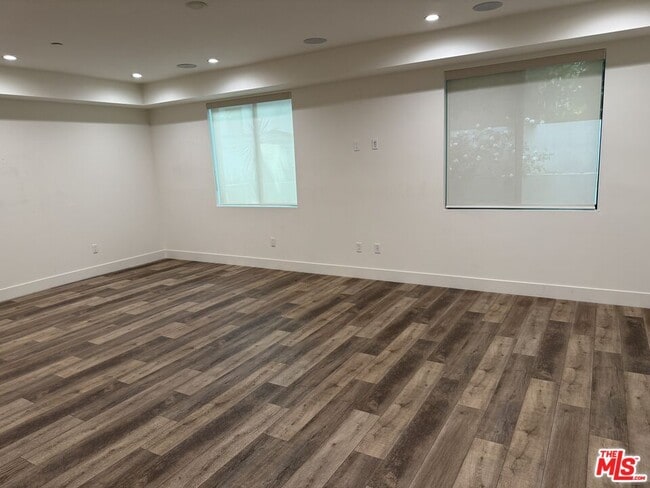 Foto del edificio - 621 Huntley Dr