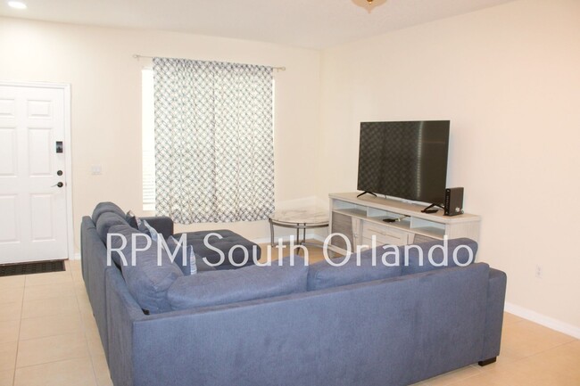 Foto del edificio - Beautiful Furnished 3-Bedroom, 2-Bathroom ...