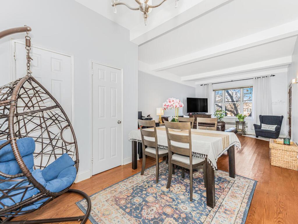 Foto principal - 5601 Riverdale Ave