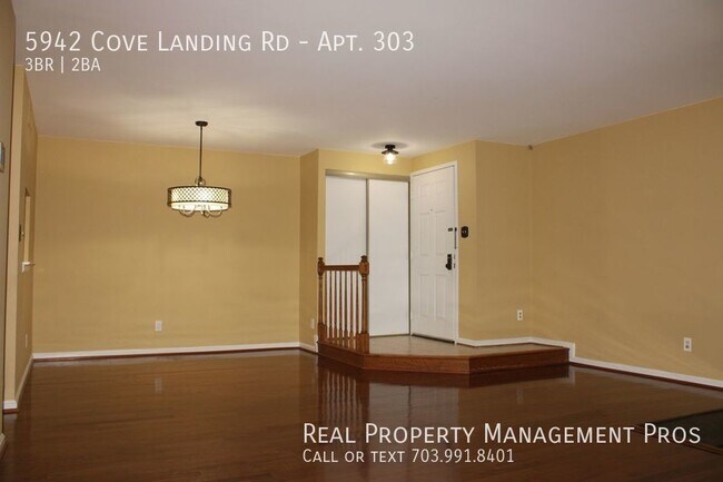 Building Photo - ***COMING SOON***   Massive 3 bed/ 2 bath ...