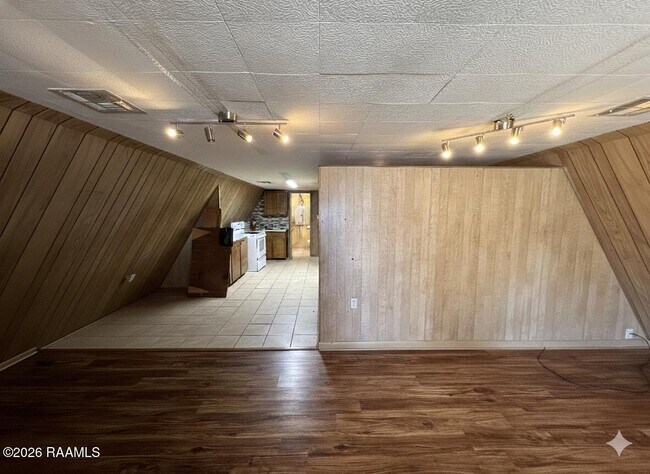 Building Photo - 547 E Pont Des Mouton Rd