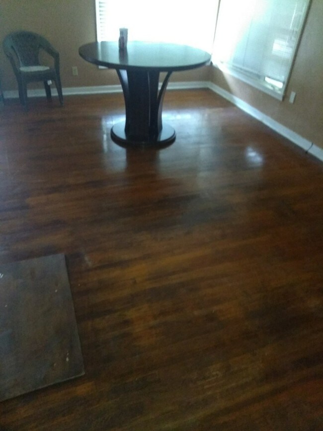 Foto del edificio - 1054 Voorhees Ave