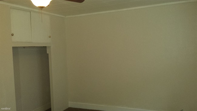 Building Photo - 1 br, 1 bath House - 130 Glen Oak Street