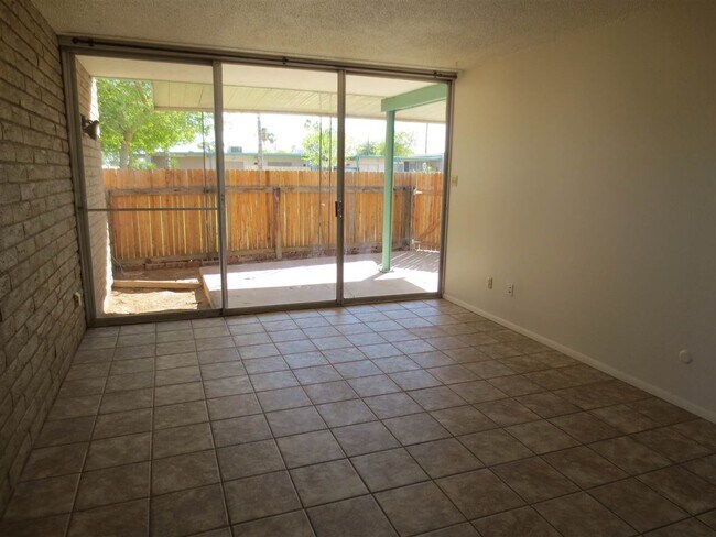 Building Photo - 2150 S Avenue A