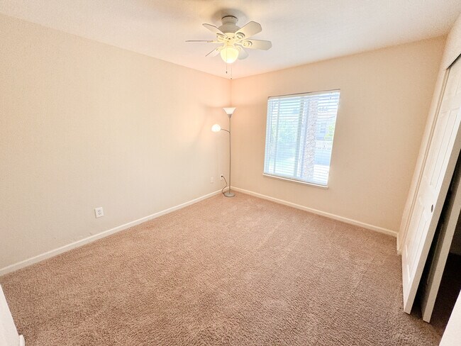 Building Photo - 537 Loch Lomond Way