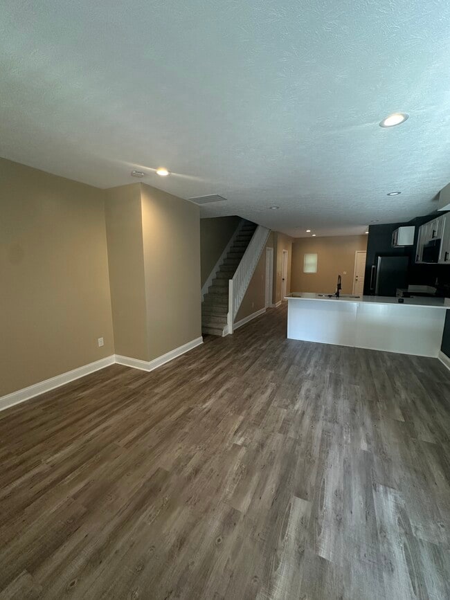 Building Photo - 3149 Ruckle St