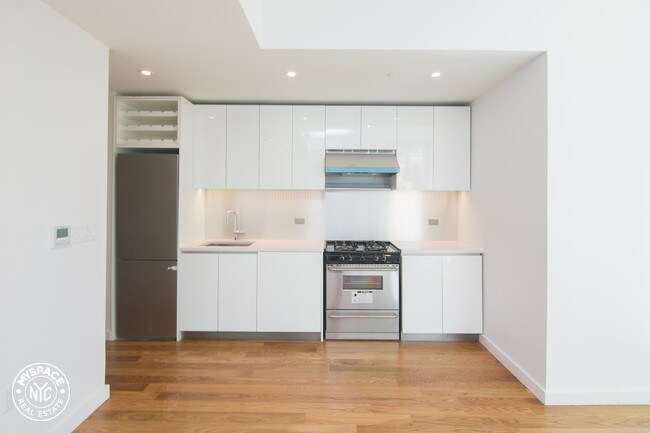 Building Photo - 436 Albee Sq