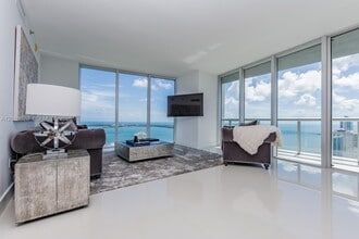 Building Photo - 495 Brickell Ave