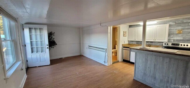 Foto del edificio - 147 Woodbine Ave