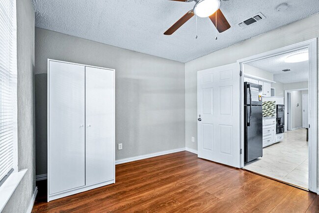 Foto del edificio - 417 Shockley Ave