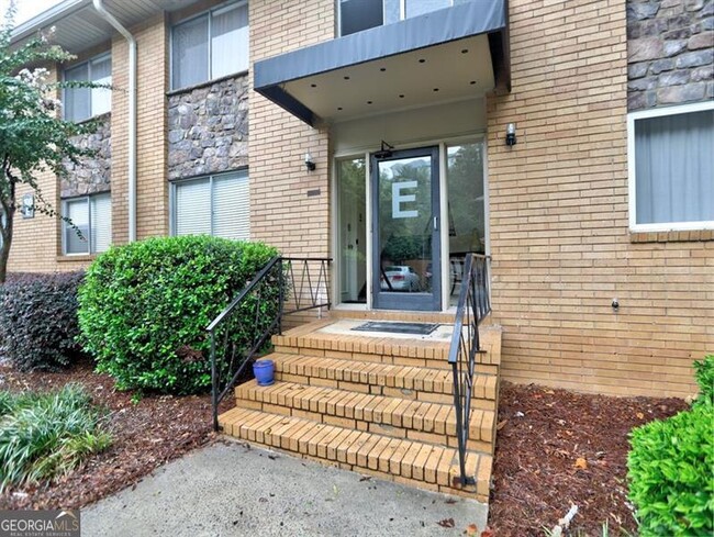 Building Photo - 100 Biscayne Dr NW