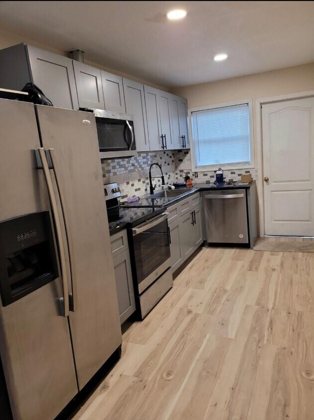 Foto principal - 401 Trichelle St