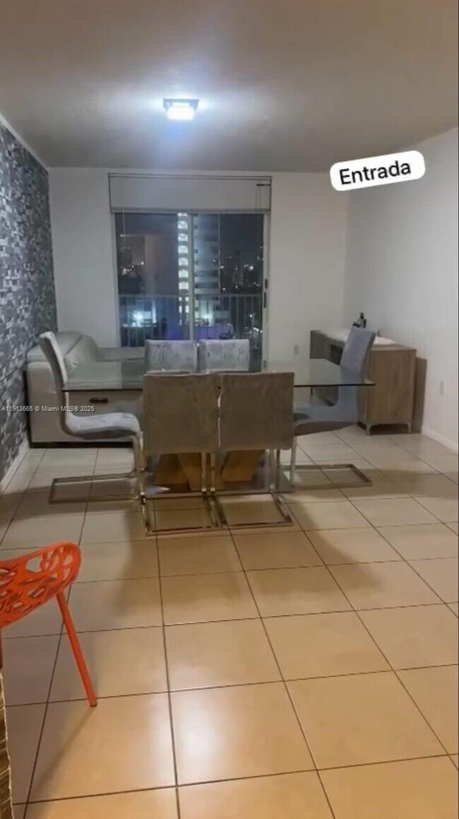 Foto del edificio - 102 SW 6th Ave