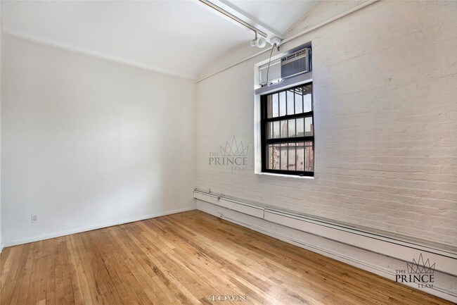 Foto del edificio - 115 Christopher St