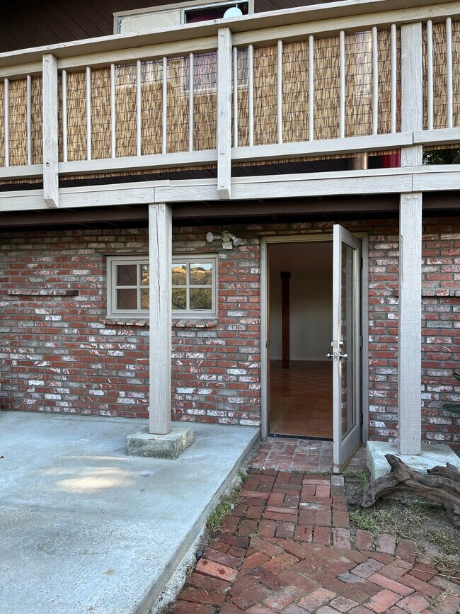 Foto del edificio - 1124 Rosario Dr