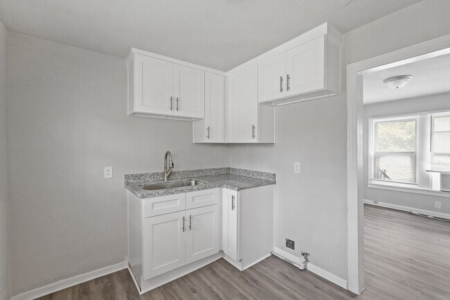 Foto del edificio - 8402 Brockton St