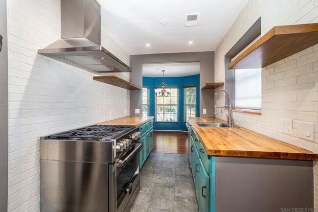 Foto del edificio - 7595 Saranac Ave