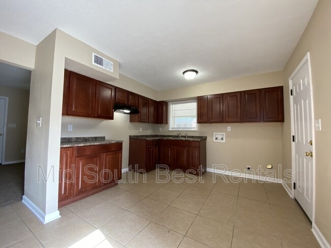 Foto del edificio - 4216 Lawnview St